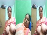 Desi bhabhi Shows her Big Boobs
